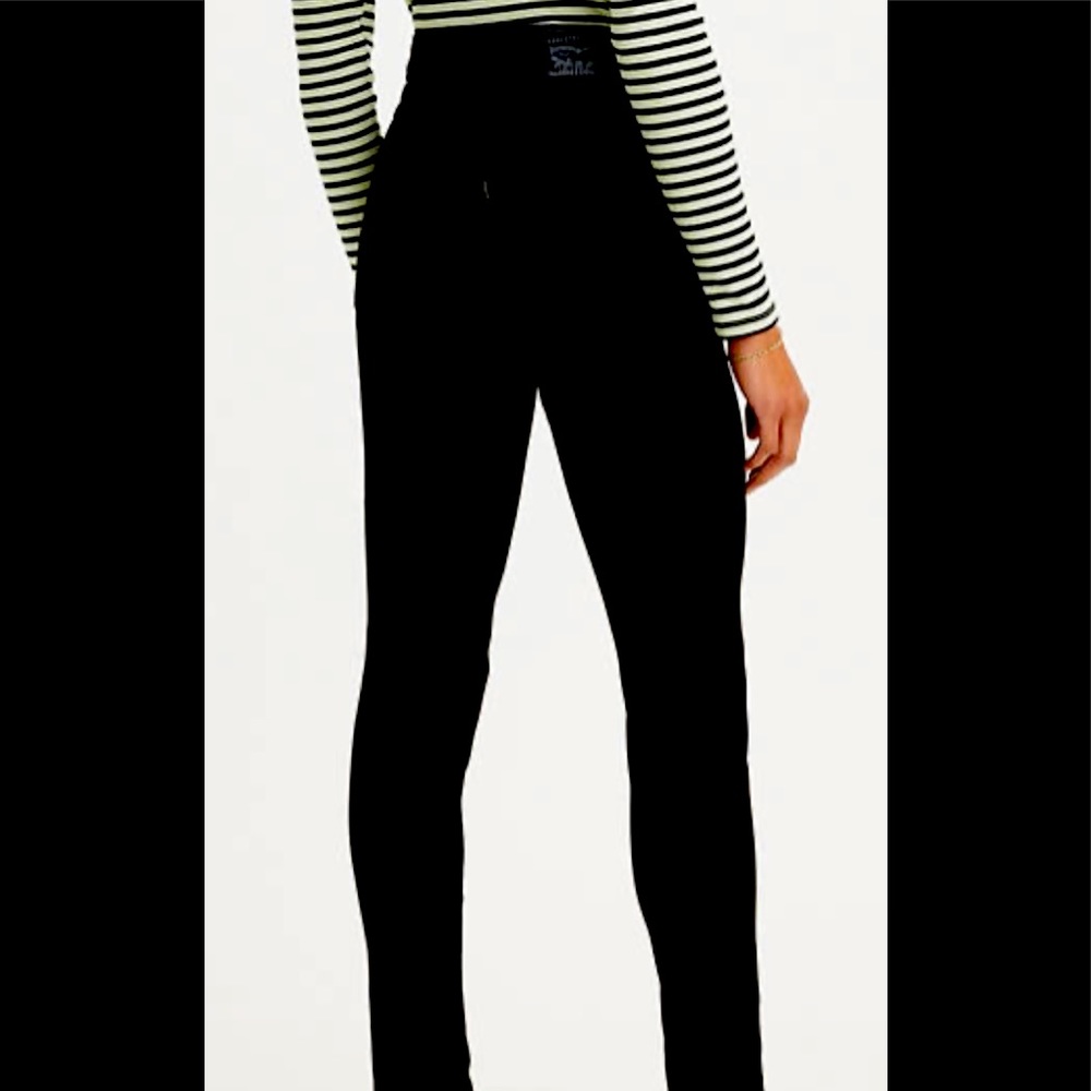 Levi’s 721 High Rise Skinny in Soft Black Sz 31